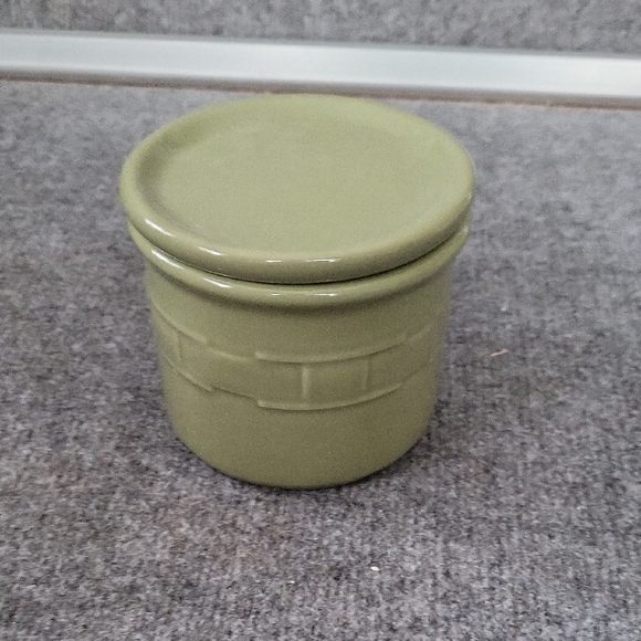 Longaberger pint pottery sage green salt crock with lid - Picture 1 of 3